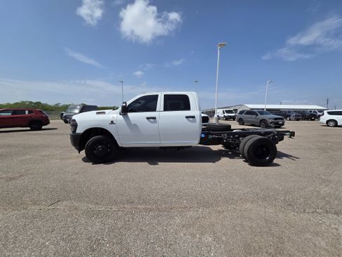 New 2026 RAM 3500 Tradesman AWD/4WD image 4