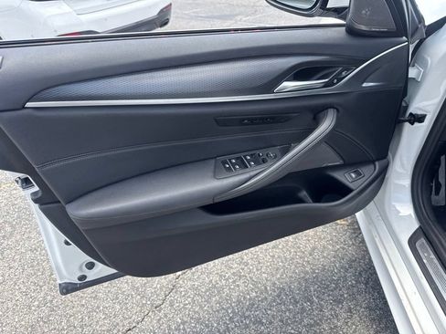 Used 2023 BMW 540i w/ M Sport Package RWD image 11