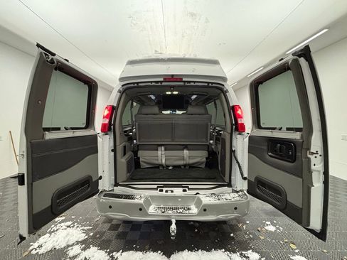 New 2025 GMC Savana 2500 Extended w/ Driver Convenience Package image 10