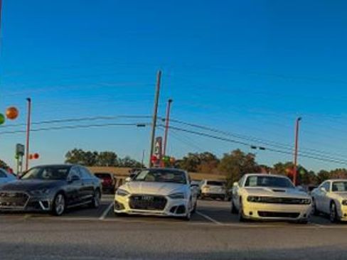 Used 2023 GMC Yukon XL SLT image 40