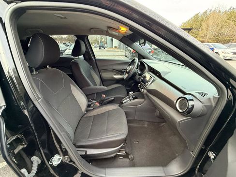 Used 2018 Nissan Kicks SV image 15