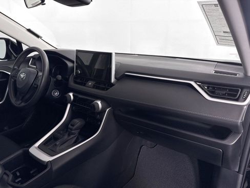 Certified 2025 Toyota RAV4 LE FWD image 38
