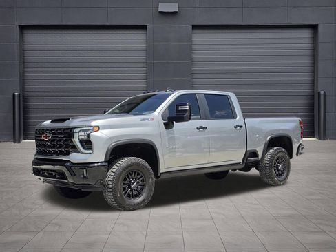 Used 2025 Chevrolet Silverado 2500 ZR2 w/ Technology Package AWD/4WD image 1