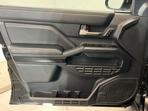 Used 2025 Toyota 4Runner Limited w/ Tow Technology Package AWD/4WD image 15