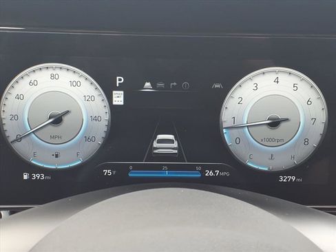 Used 2025 Hyundai Elantra SEL image 25