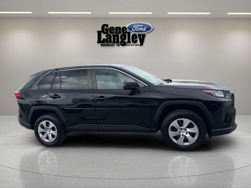 Used 2022 Toyota RAV4 LE AWD/4WD image 4