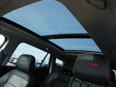 Used 2022 GMC Terrain AT4 w/ Infotainment Package II image 12