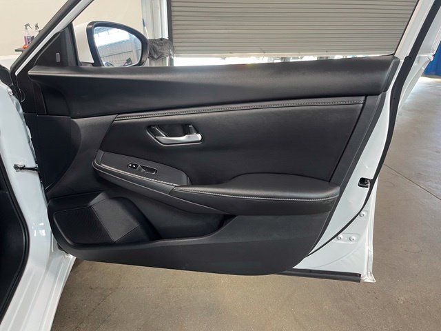 Used 2025 Nissan Sentra SV FWD image 12