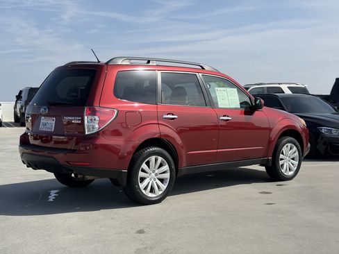 Used 2012 Subaru Forester 2.5X Premium w/ All-Weather Pkg AWD/4WD image 3