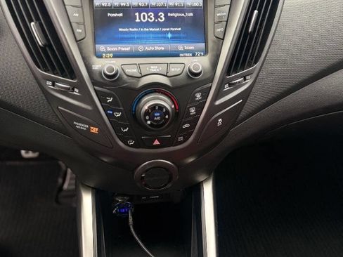 Used 2014 Hyundai Veloster Turbo R-Spec image 11