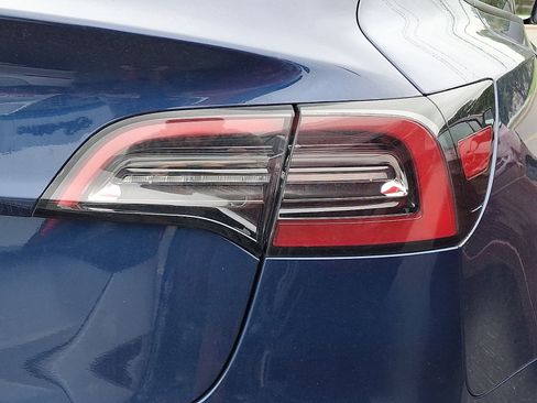 Used 2023 Tesla Model 3 Standard Range RWD image 9