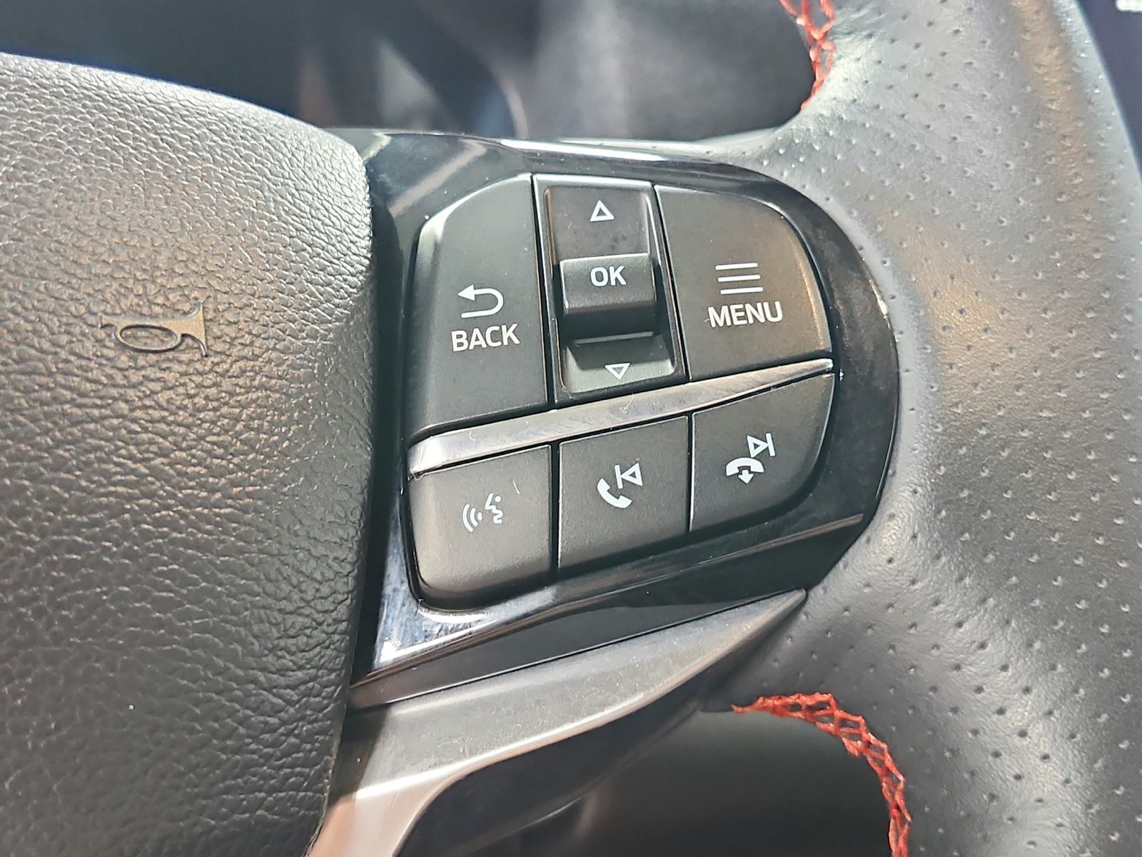 Used 2025 Ford Explorer ST-Line w/ ST-Line Street Pack AWD/4WD image 23