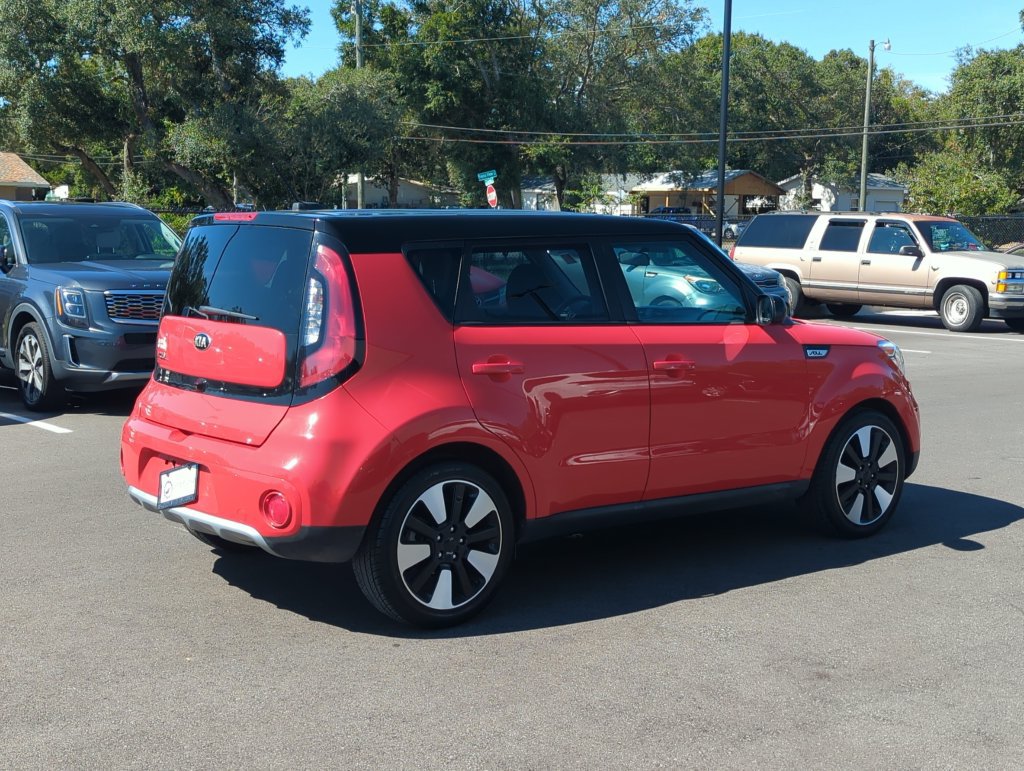 Used 2017 Kia Soul + w/ Designer's Package FWD image 7