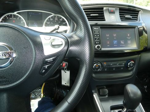 Used 2019 Nissan Sentra S FWD image 11