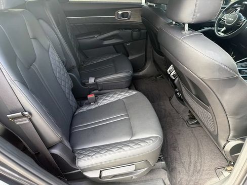 Used 2023 Kia Sorento SX Prestige AWD/4WD image 17