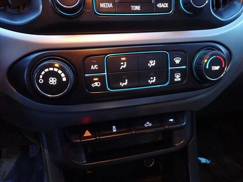 Used 2015 Chevrolet Colorado LT w/ LT Convenience Package RWD image 19