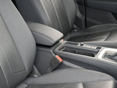 Used 2025 Audi Q3 2.0T Premium image 44