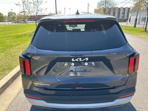 New 2026 Kia Sorento LX FWD image 18