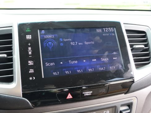 Used 2016 Honda Pilot EX image 24
