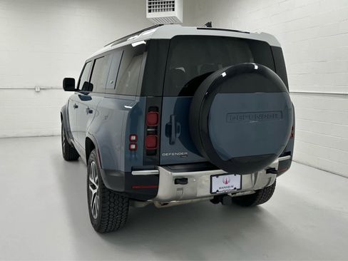 Used 2023 Land Rover Defender 110 SE image 8