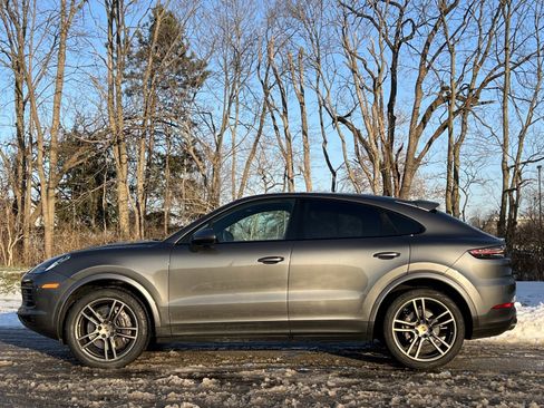 Certified 2021 Porsche Cayenne Coupe image 2