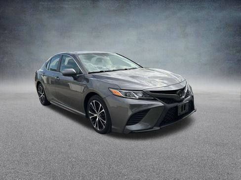 Used 2019 Toyota Camry SE image 8