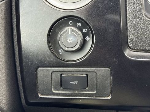 Used 2014 Ford F150 FX4 w/ Equipment Group 402A Luxury AWD/4WD image 16