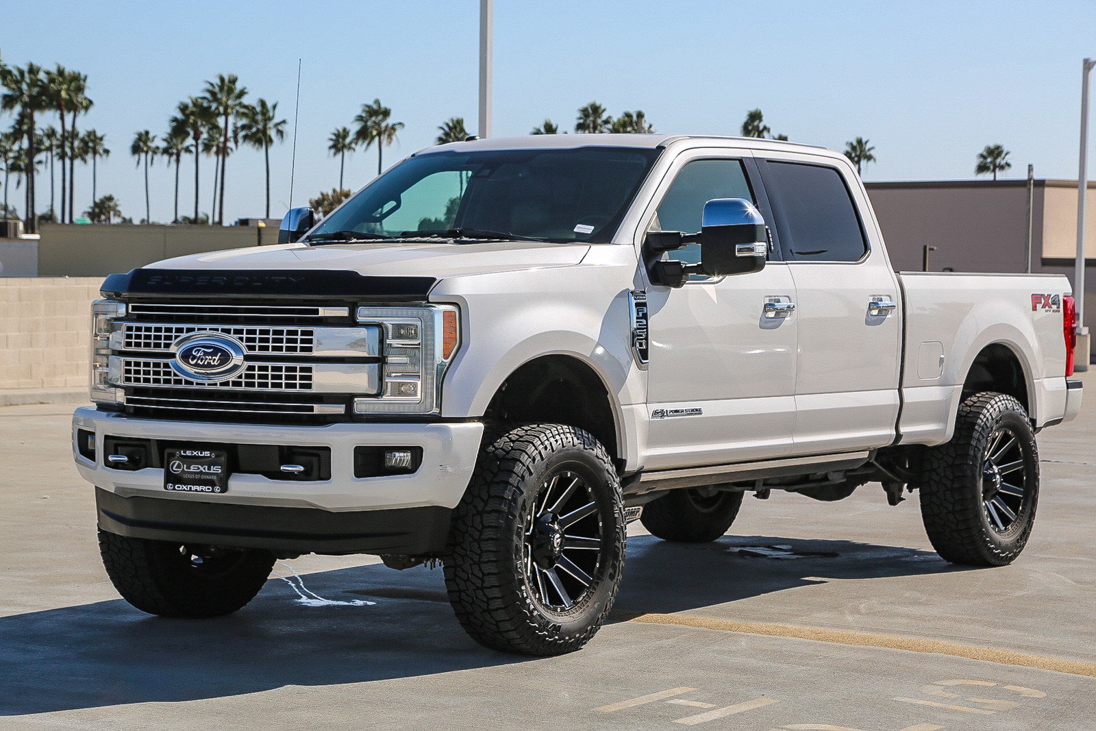 Used 2017 Ford F250 Platinum w/ Platinum Ultimate Package AWD/4WD image 3