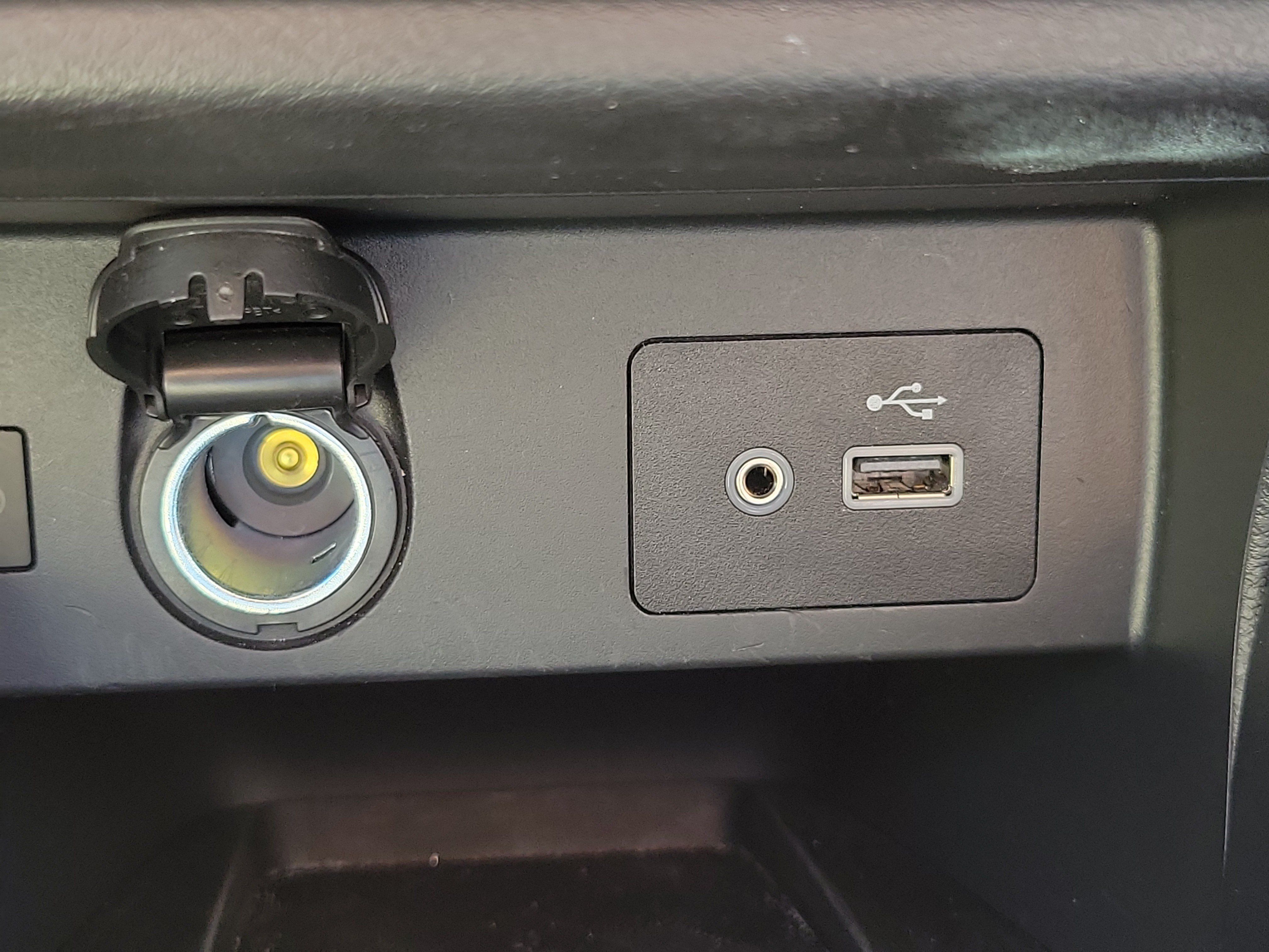 Used 2025 Nissan Versa SV FWD image 22