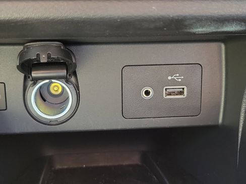 Used 2025 Nissan Versa SV image 22