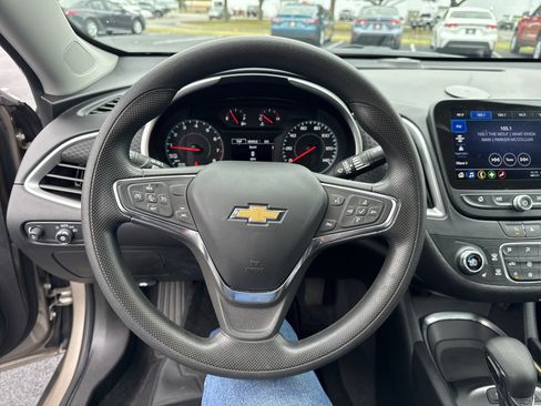Used 2024 Chevrolet Malibu LT image 16