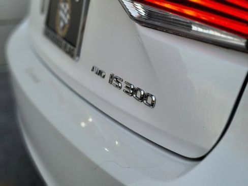 Used 2018 Lexus IS 300 AWD image 44