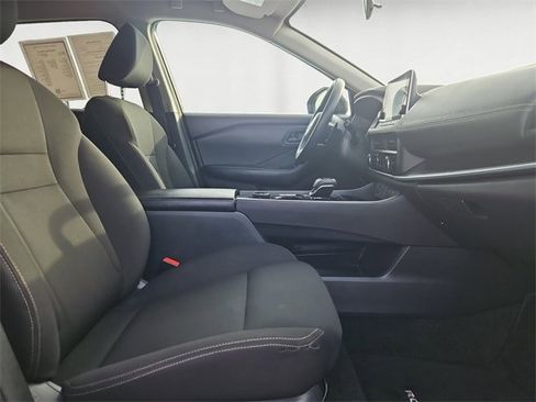 Used 2024 Nissan Rogue S image 15