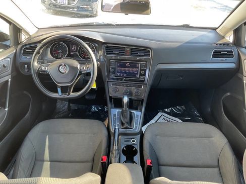 Used 2019 Volkswagen Golf S image 12