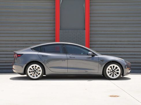 Used 2023 Tesla Model 3 Standard Range RWD image 6
