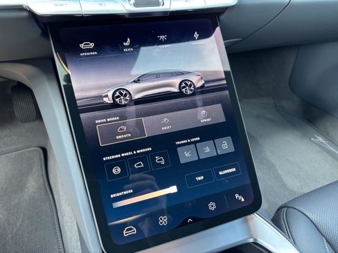 Used 2024 Lucid Air Pure RWD image 23