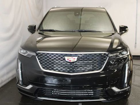 Used 2024 Cadillac XT6 Premium Luxury w/ LPO, Floor Liner Package FWD image 3