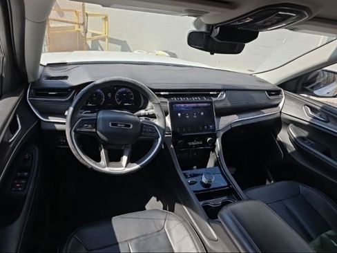 Used 2022 Jeep Grand Cherokee L Limited image 9