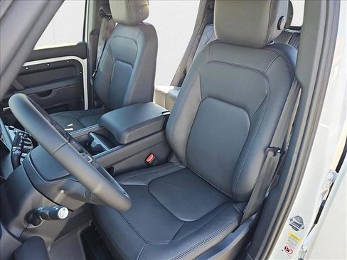 New 2025 Land Rover Defender 110 X-Dynamic SE image 16