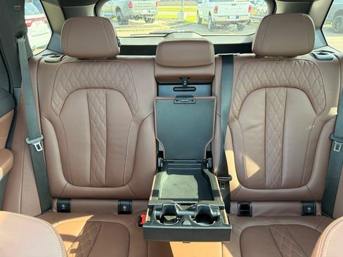 Used 2025 BMW X5 xDrive50e AWD/4WD image 49