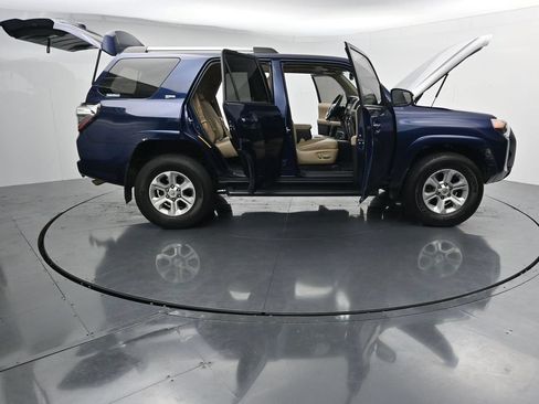Used 2020 Toyota 4Runner SR5 Premium w/ Moonroof Package AWD/4WD image 27