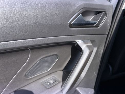 Used 2022 Volkswagen Tiguan SE w/ Panoramic Sunroof Package AWD/4WD image 31