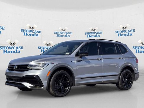 Used 2023 Volkswagen Tiguan SE R-Line FWD image 2