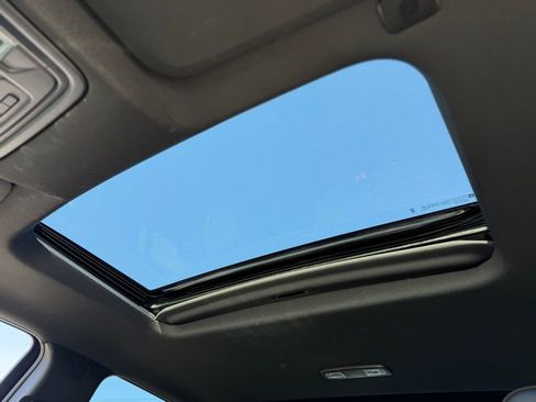 Used 2023 Chevrolet Silverado 1500 High Country w/ Technology Package image 27