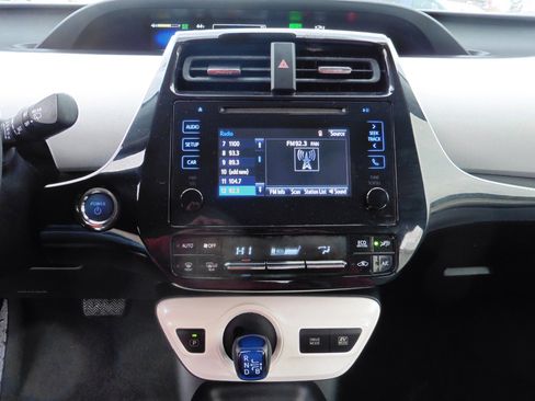 Used 2017 Toyota Prius Two image 4