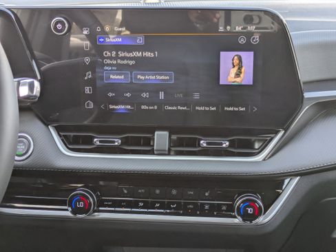 New 2026 Chevrolet Equinox LT w/ Convenience Package II image 5