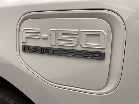 Used 2023 Ford F150 Lightning Lariat image 11