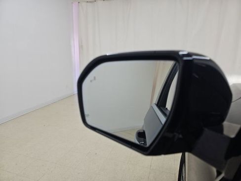 Used 2023 Ford Expedition Limited image 26