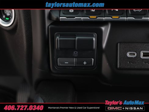 Used 2023 GMC Sierra 3500 Denali w/ Denali Ultimate Package AWD/4WD image 28