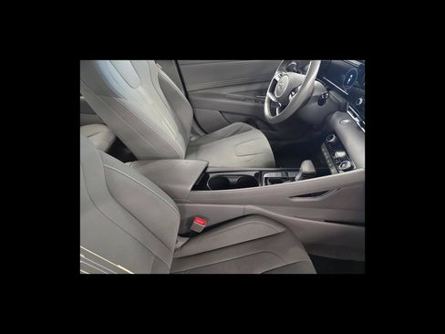 Used 2022 Hyundai Elantra SEL w/ Convenience Package FWD image 18